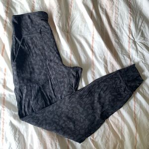 Lululemon align high rise joggers in charcoal camo
